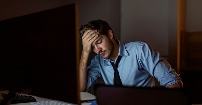 Signs of Burnout at Work: How to Spot Them Early and What Actually Helps